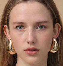 Load image into Gallery viewer, TEAR DROP EARRINGS