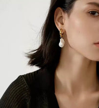 Load image into Gallery viewer, Pearl Drop