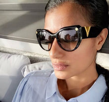 Load image into Gallery viewer, Las Finas