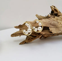 Load image into Gallery viewer, Needle Pearl Earring