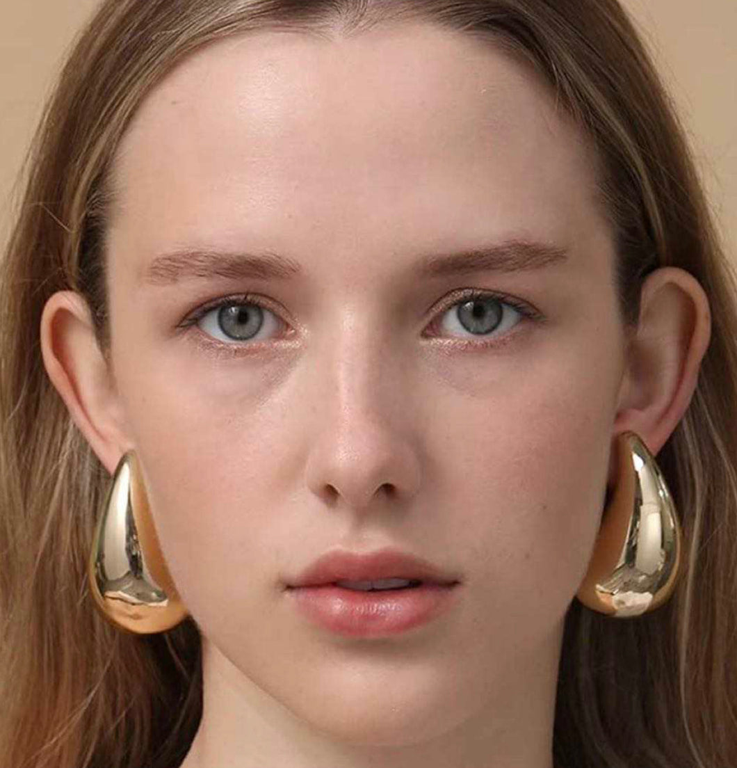 TEAR DROP EARRINGS